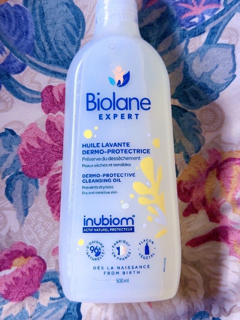 Expert Dermo-Protective Cleansing Oil — White with Yellow Accents